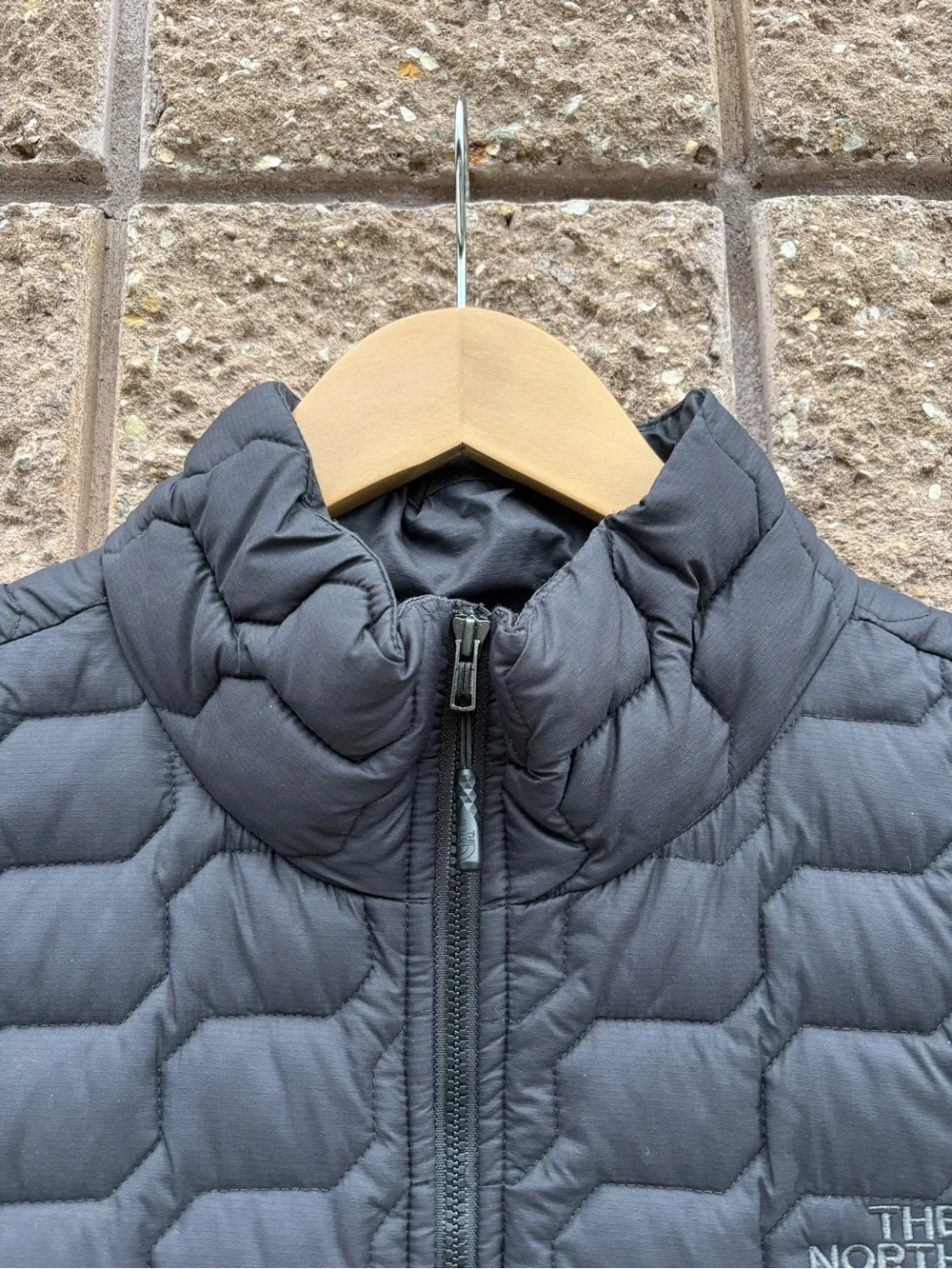 The North Face Men's Black Thermoball Quilted Insulated Vest